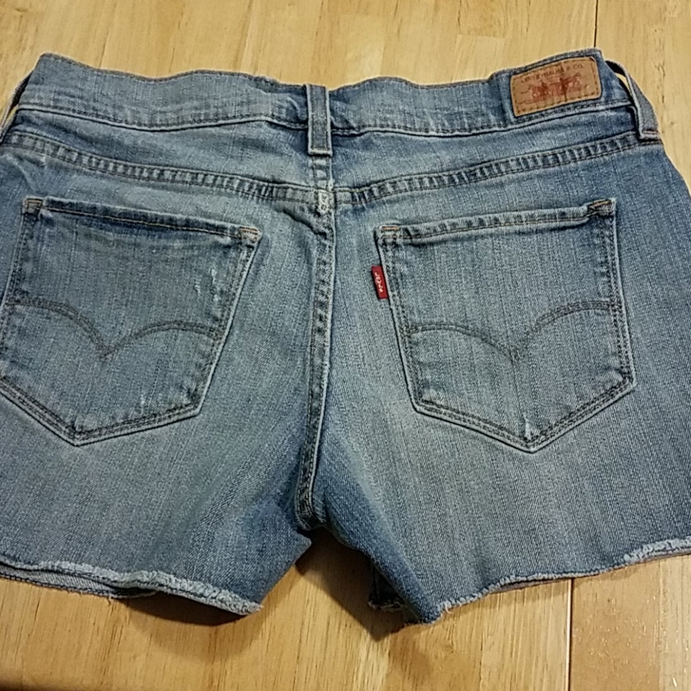 Levi's‎ cut off raw edge light wash denim jean shorts Size 0